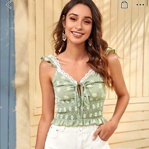 SHEIN Daisy Floral Knotted Top